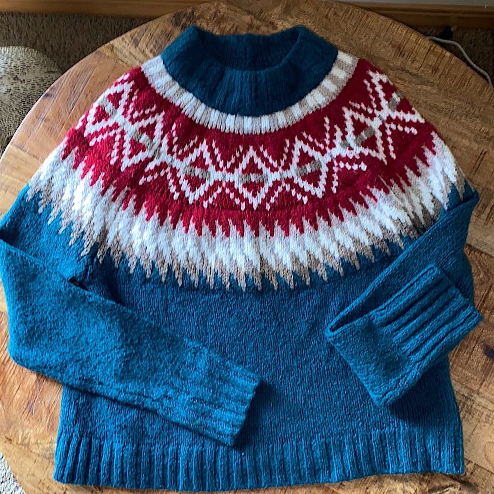American Eagle Sweater